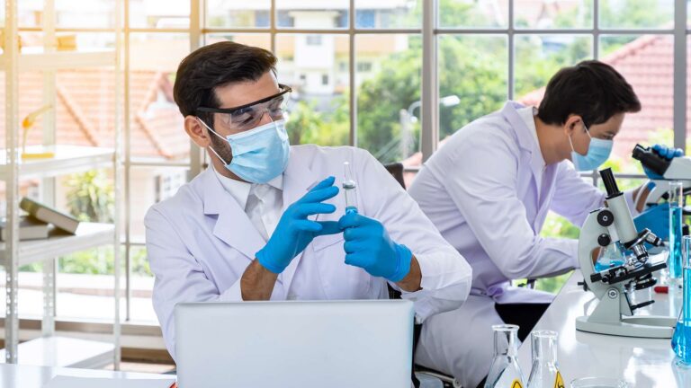 Training-Lab-Staff-on-Effective-Sample-Management-Practices